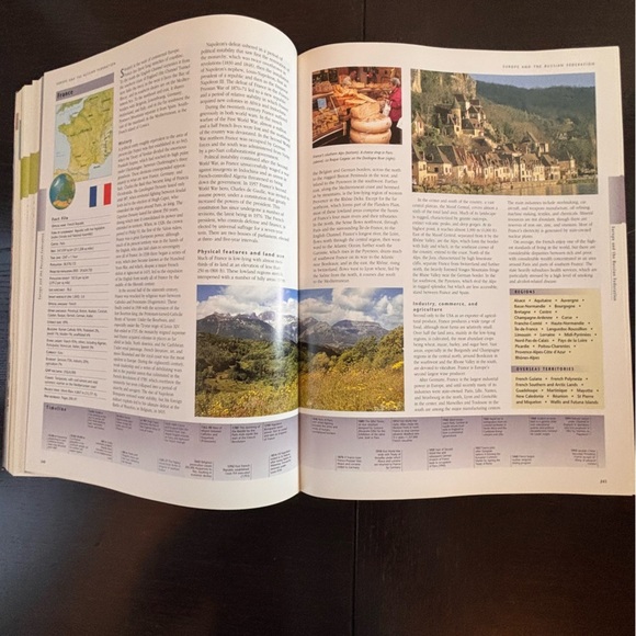 Geographica Atlas of the World large coffee table book - Picture 6 of 13